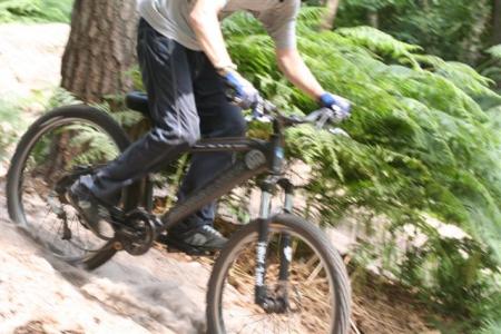 Voila mon vélo. Je suis en plaine course avec de potes........lol